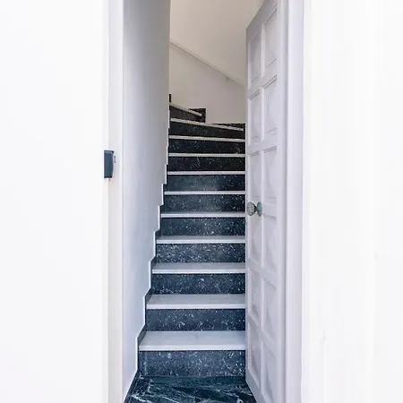 Cozy Brand New In The Heart Of Naousa