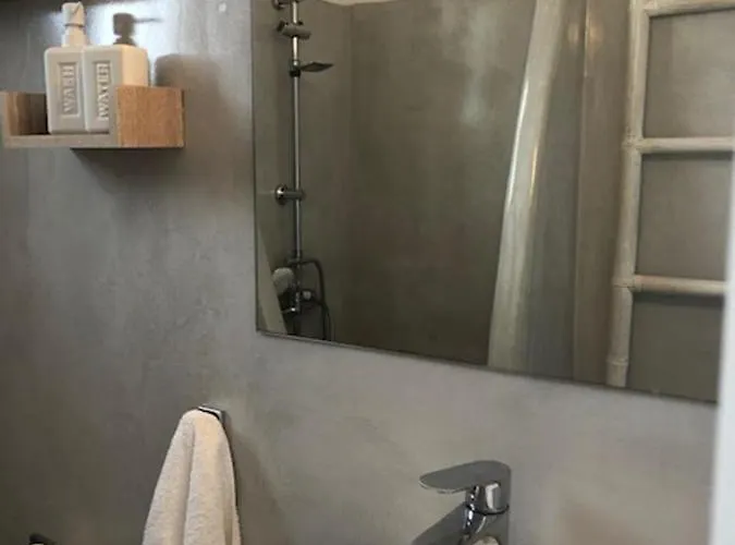 Cozy Brand New In The Heart Of Apartamento Naousa