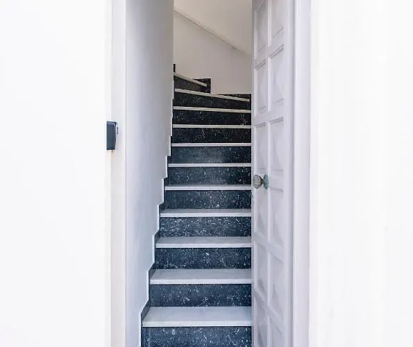 Cozy Brand New In The Heart Of Naousa